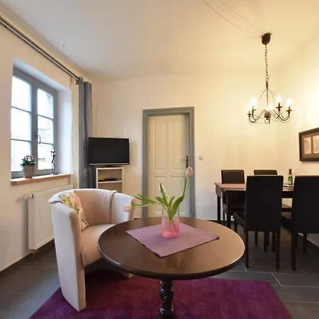 In Mit Garten, Cleaning Included Apartment Klutz