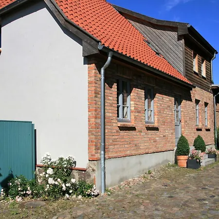 Apartment In Mit Garten, Cleaning Included *